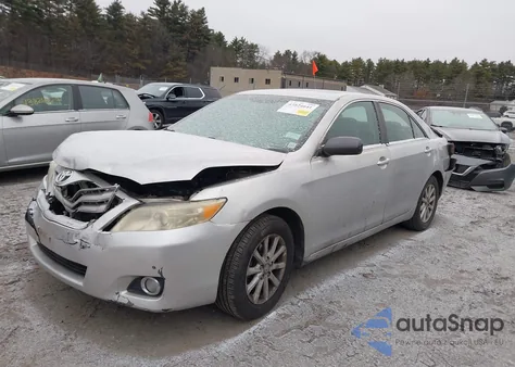 2010 Toyota Camry Xle z USA, uszkodzony, nr VIN 4T4BF3EK3AR058960